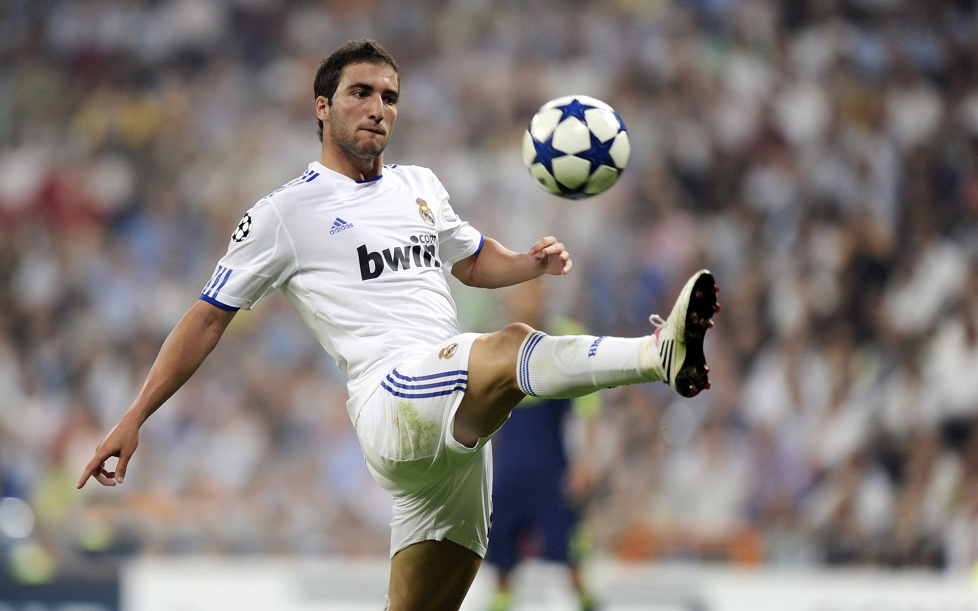 NBA常规赛转会风云：武汉三镇盯上锋线强援，斯瓦泰克或成交易筹码